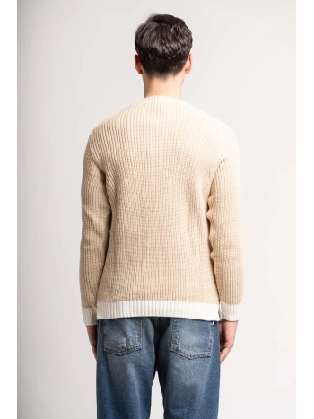 GEOMETRIC JAQUARD SWEATER.