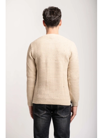 SWEATER WITH BUTTONS.