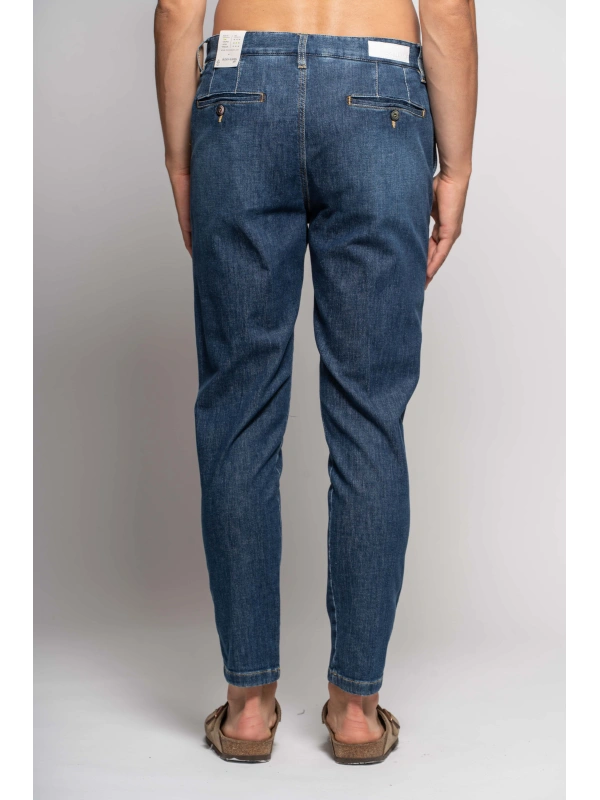 CHINOS JEANS