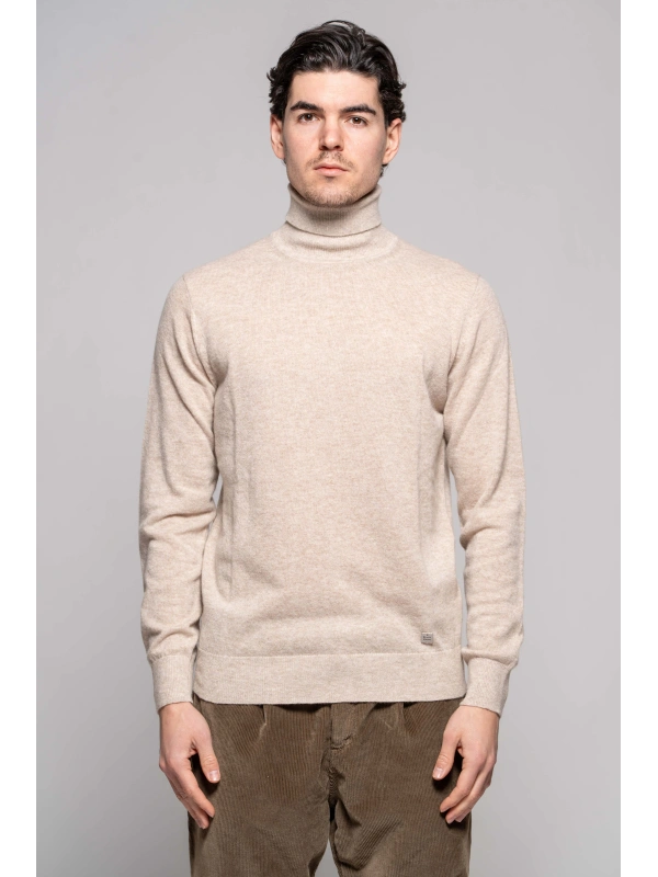 CASHMERE TURTLENECK