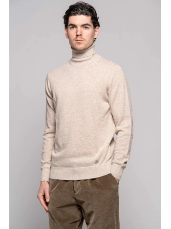 CASHMERE TURTLENECK