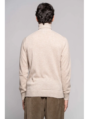CASHMERE TURTLENECK