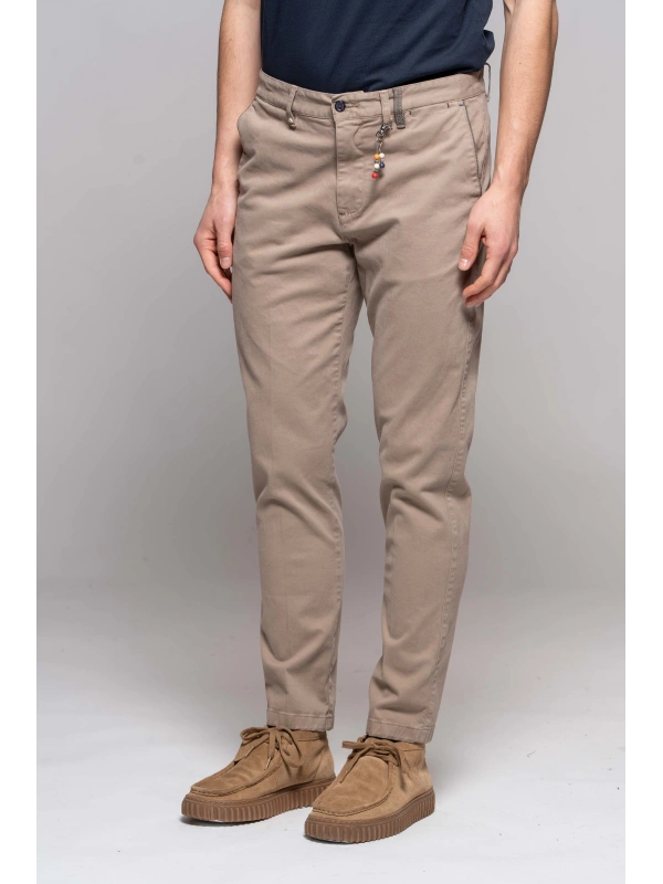 CHINO BASICO