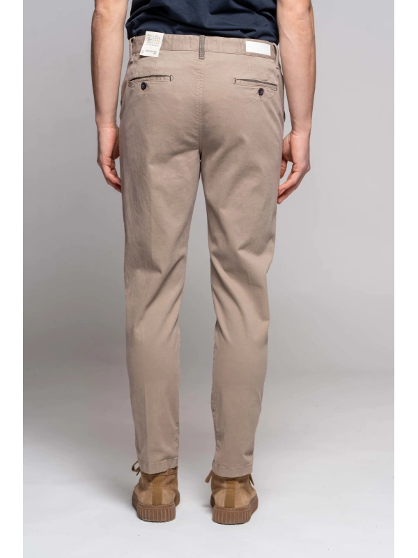 CHINO BASICO