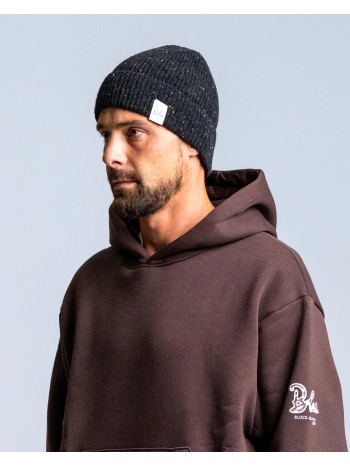 BUTTONED CAP